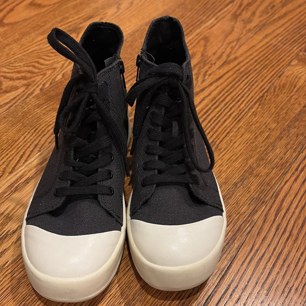 NWOT Rocket Dog women’s high tops